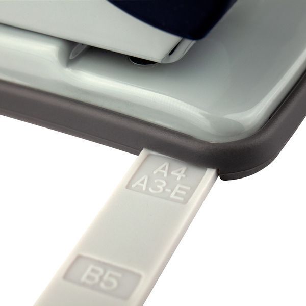 Діркопробивач для паперу Axent Welle-2 3830-06-A, пластиковий, 30 аркушів, червоний 3830-06-A фото